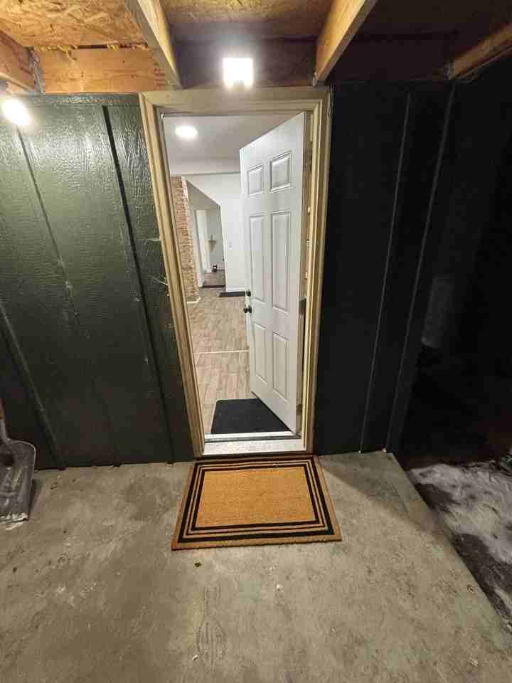 2529 Brooklyn Ave - Photo 6 of 19