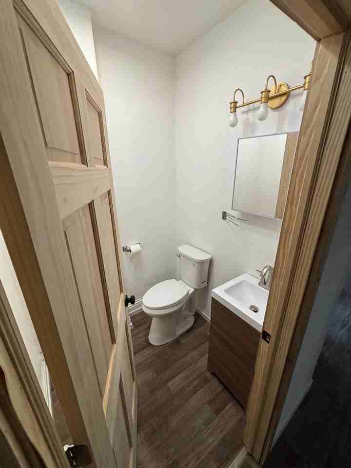 2529 Brooklyn Ave - Photo 7 of 19