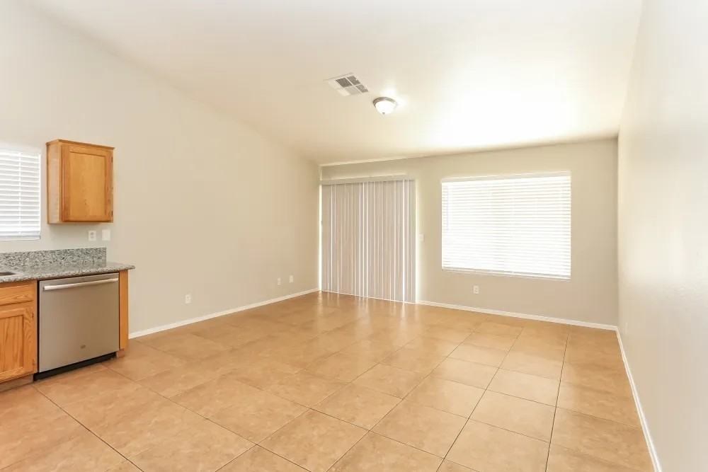 3522 Chedworth Rd - Photo 4 of 10