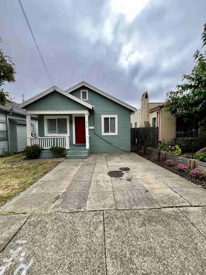 1910 Marin St - Photo 5 of 19