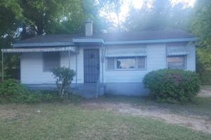 featured image of 3113 Collier Rd