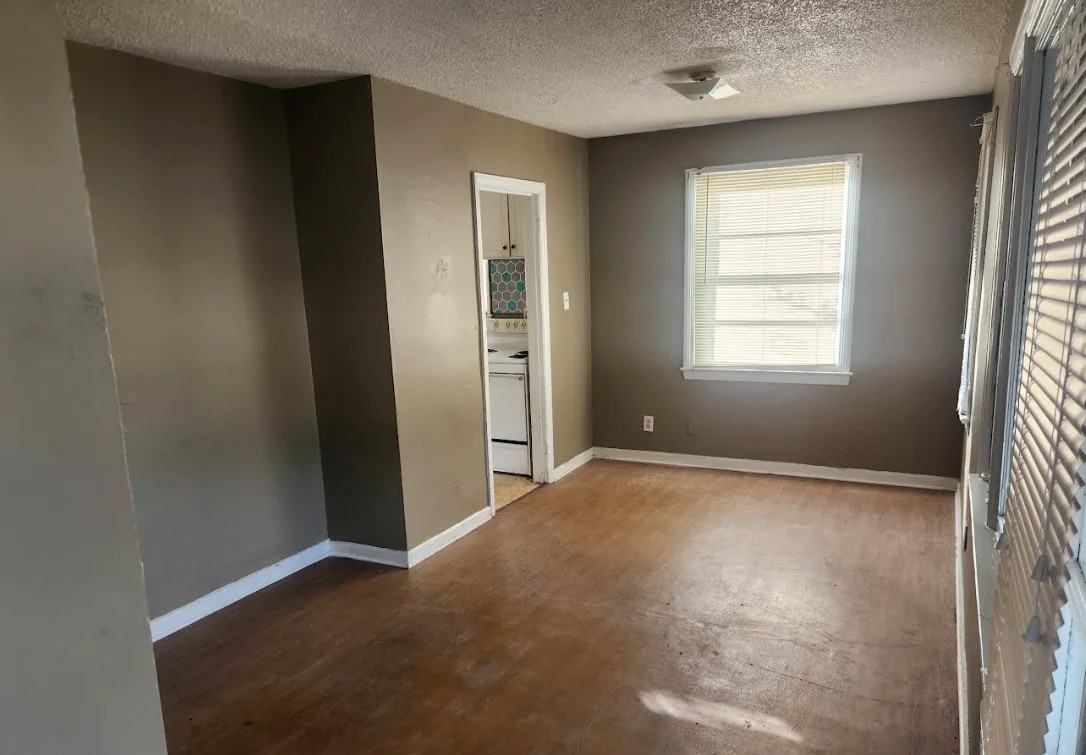 3113 Collier Rd - Photo 4 of 8