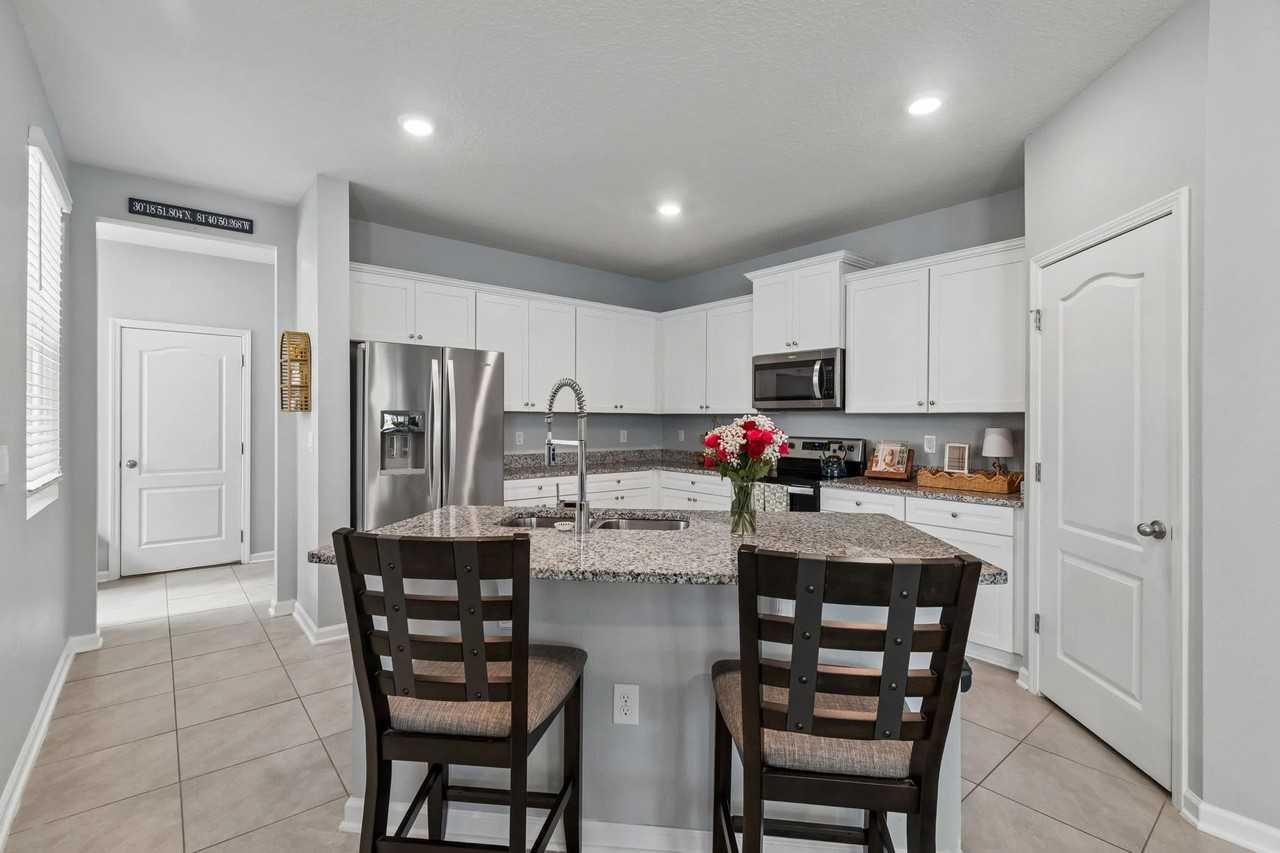 49 Pasadena Dr - Photo 3 of 20