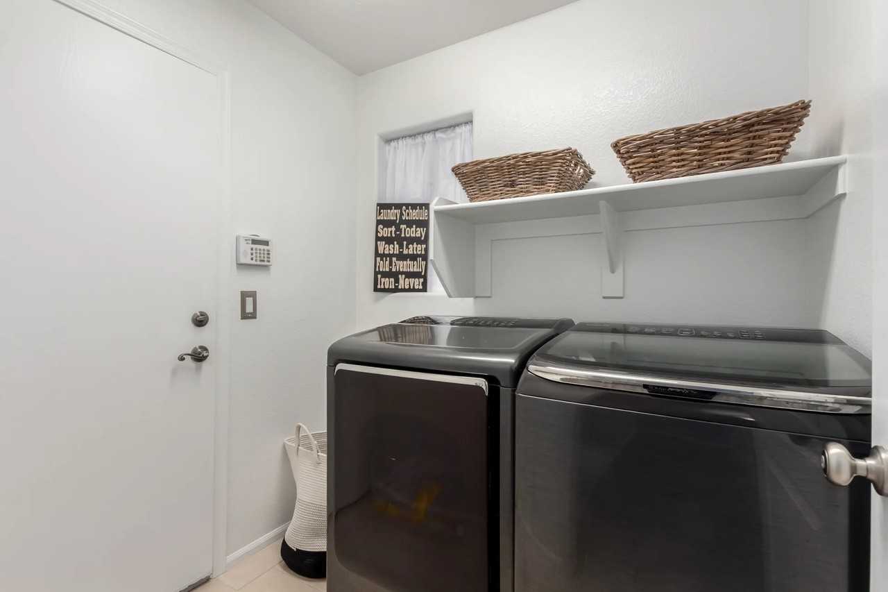 42553 W Sparks Dr - Photo 6 of 17