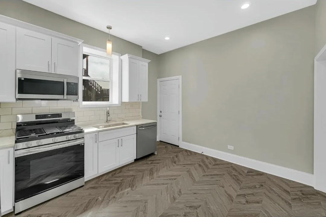 5626 S Wells St #1 - Photo 5 of 15