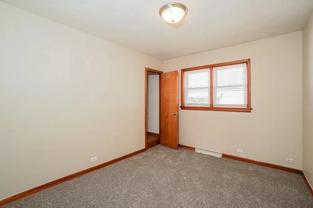 979 Winn St - Photo 3 of 5