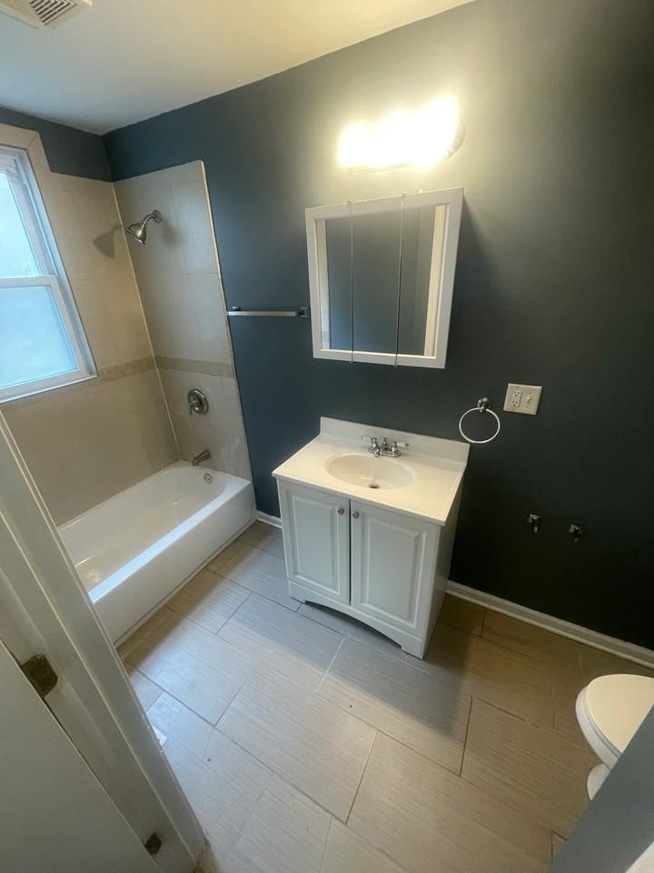 6045 S Rhodes Ave #1 - Photo 4 of 4