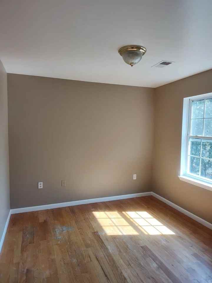 513 Marshall St - Photo 3 of 20