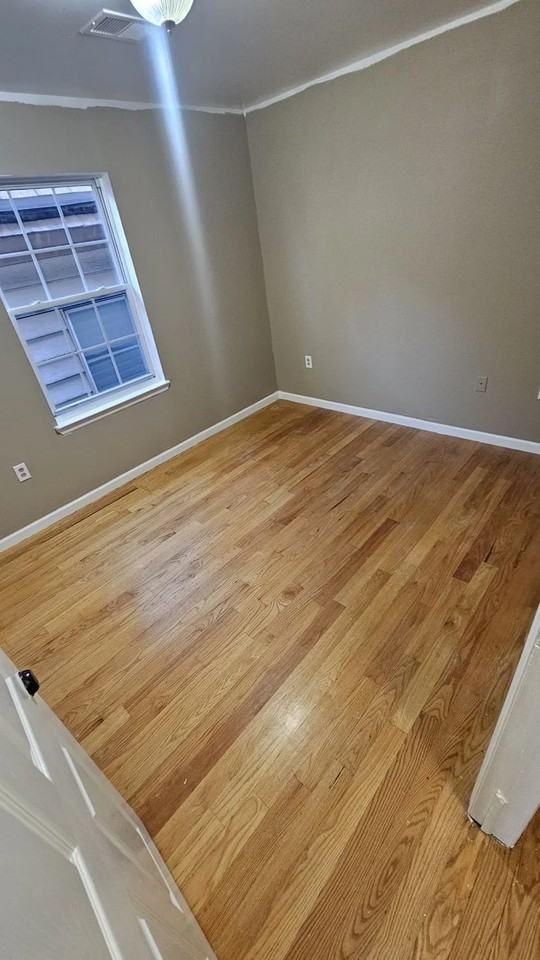 513 Marshall St - Photo 4 of 20