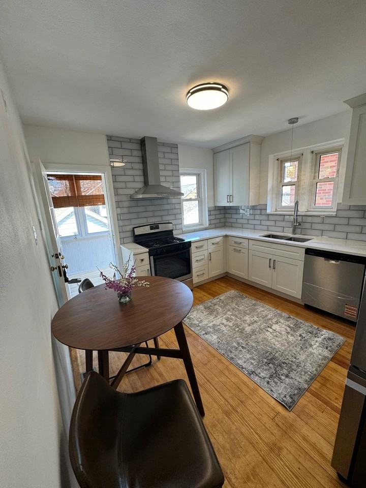 5315 Tholozan Ave - Photo 7 of 19