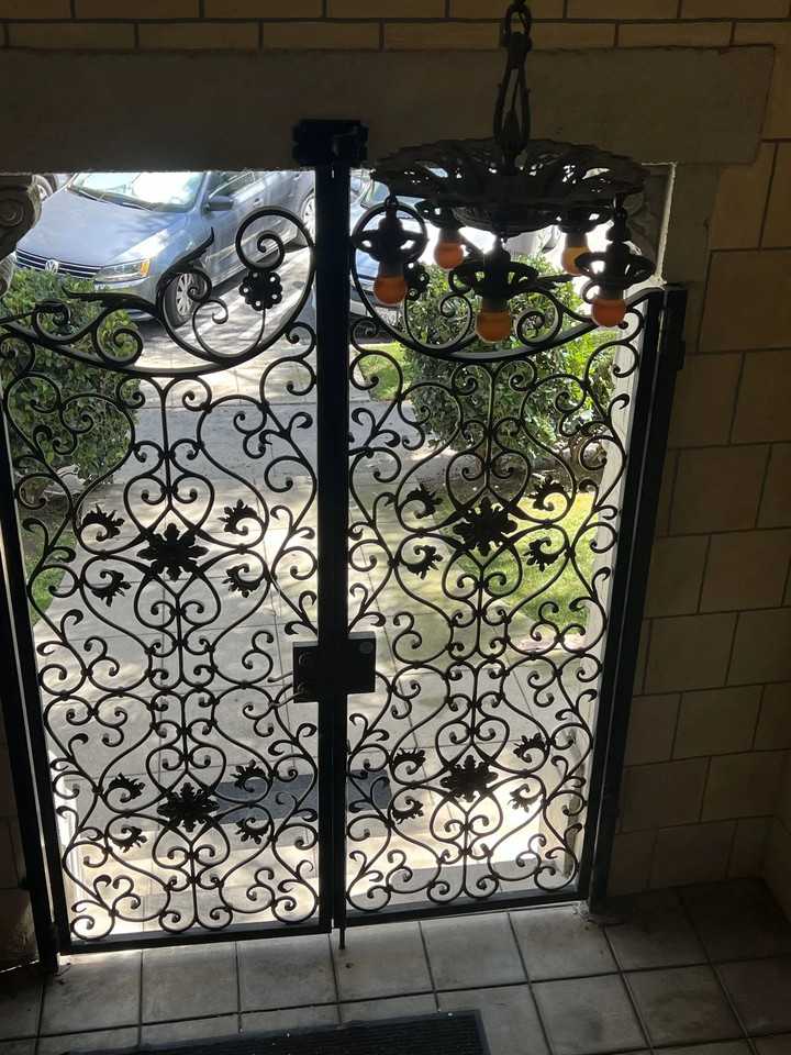 325 S Detroit St #325-5 - Photo 3 of 16