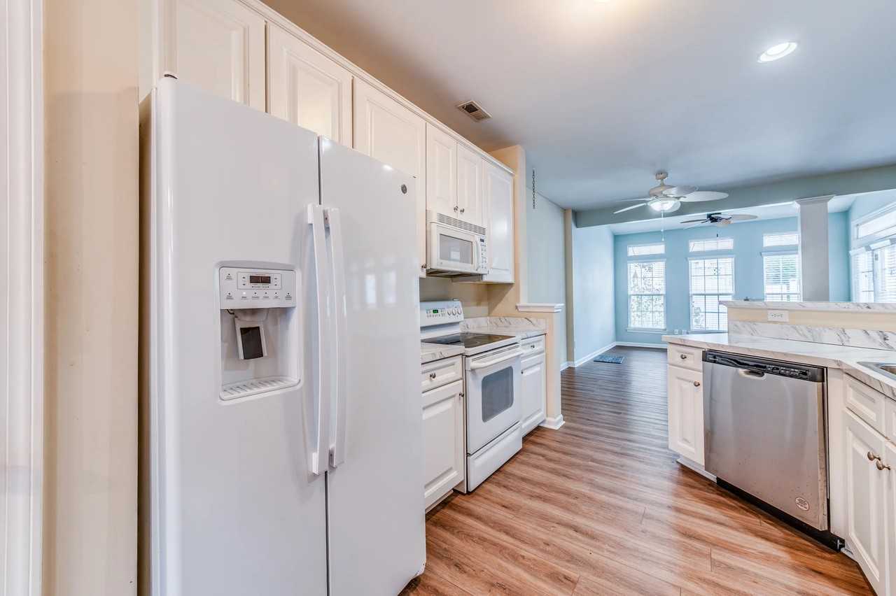 411 Foilage Ct - Photo 5 of 20