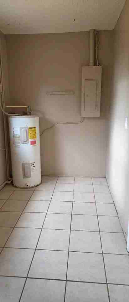 630 Duncan Cir W - Photo 5 of 17