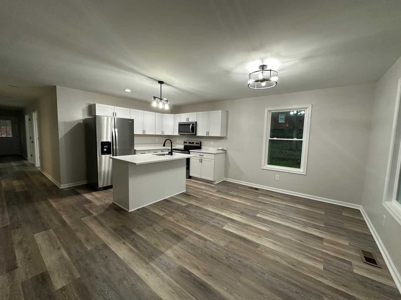 1415 Floyd St - Photo 3 of 5