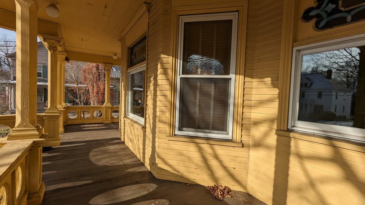 147 Pleasant St #1 - Photo 3 of 14