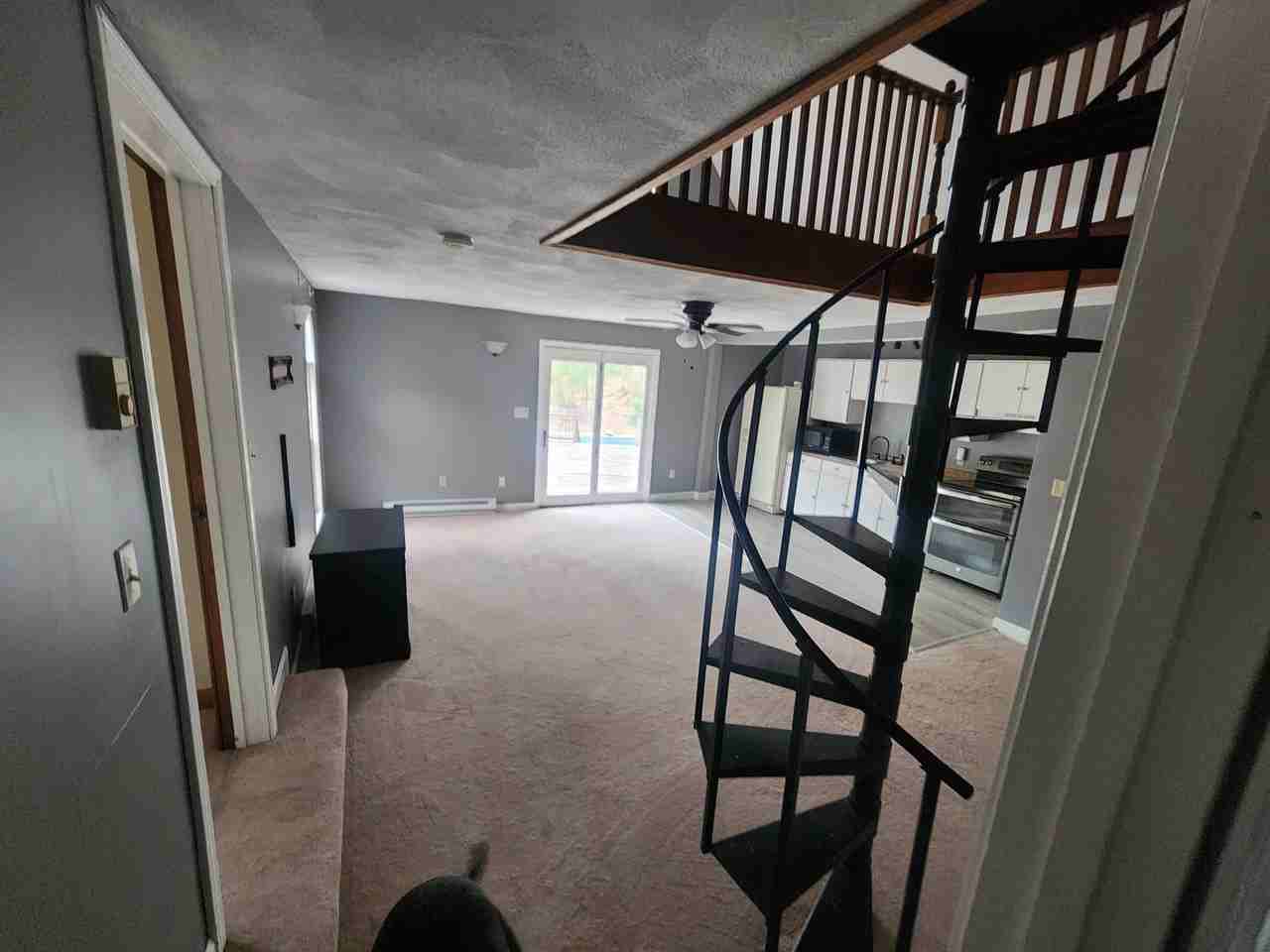 985 Mammoth Rd #A - Photo 3 of 10