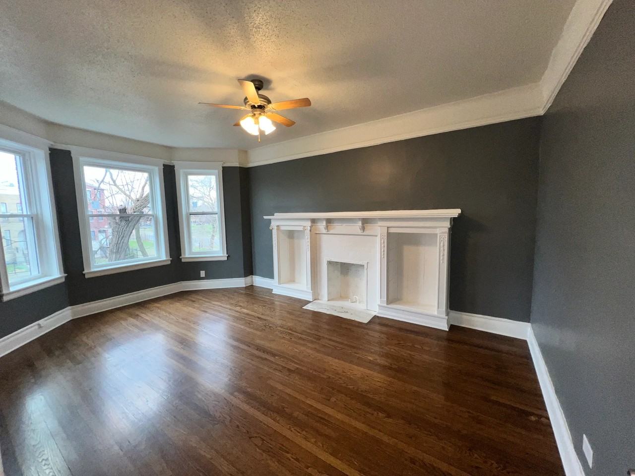 5909 S Calumet Ave #2 - Photo 3 of 19