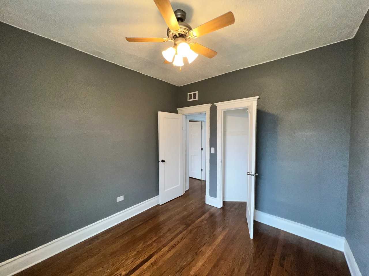 5909 S Calumet Ave #2 - Photo 5 of 19