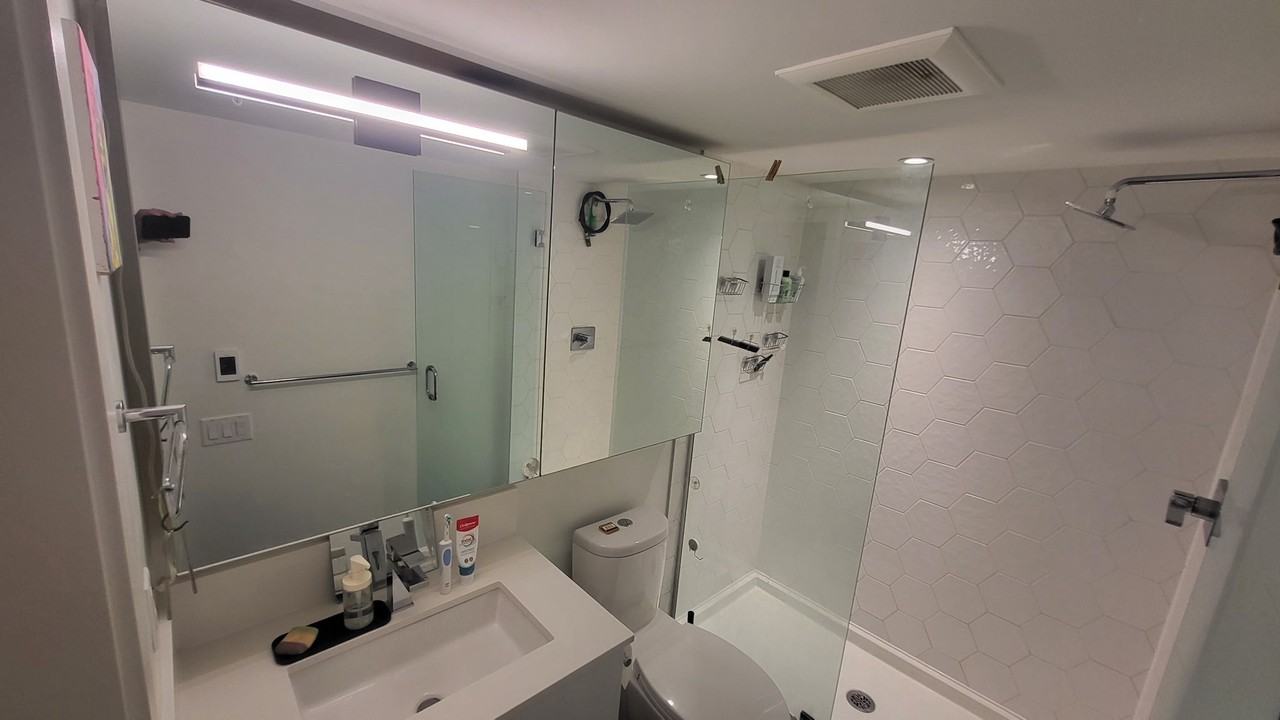 2508 Fraser St - Photo 3 of 9