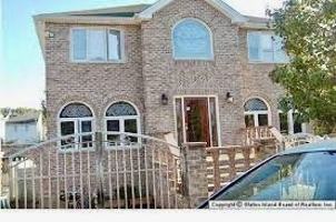 featured image of 120 Gary St #1