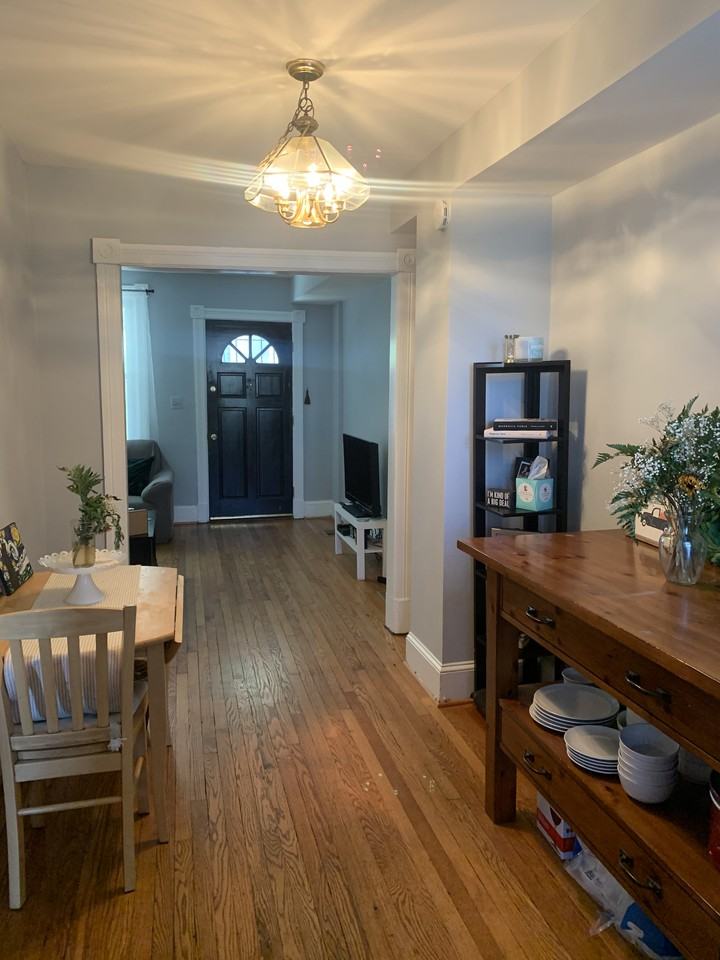 1352 D St Se #NA - Photo 3 of 17