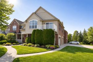 featured image of 3882 Radcliff Dr #1