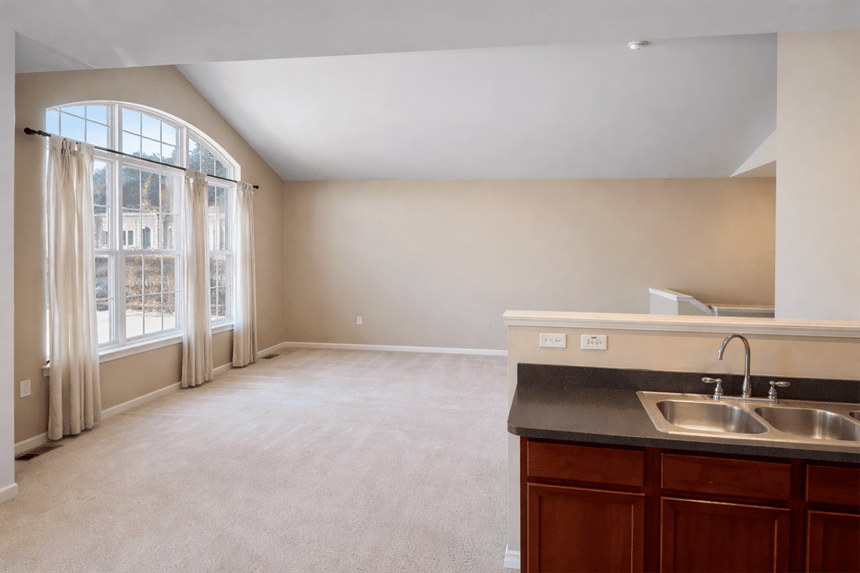 3882 Radcliff Dr #1 - Photo 4 of 19