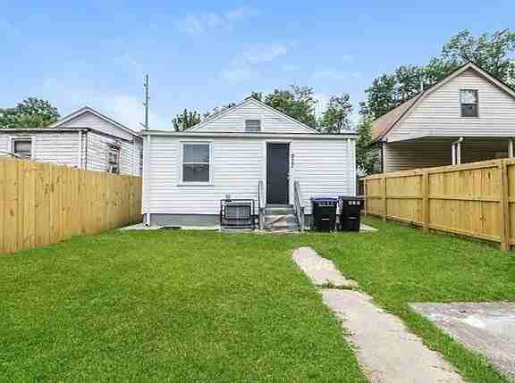 909 W Whitney Ave #NA - Photo 5 of 7