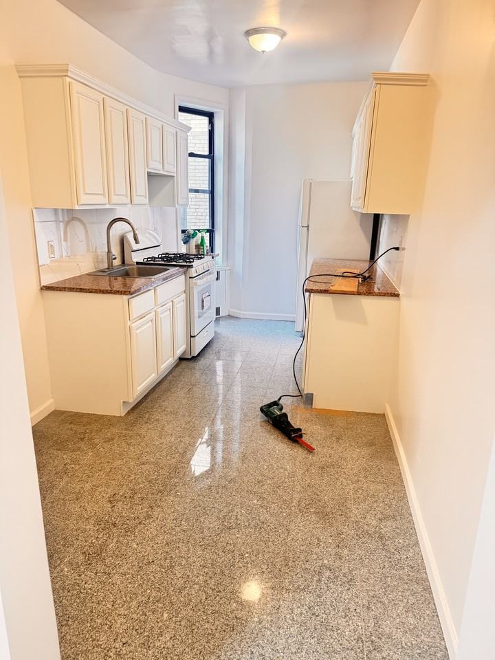 41-07 42nd Street #3E - Photo 7 of 10