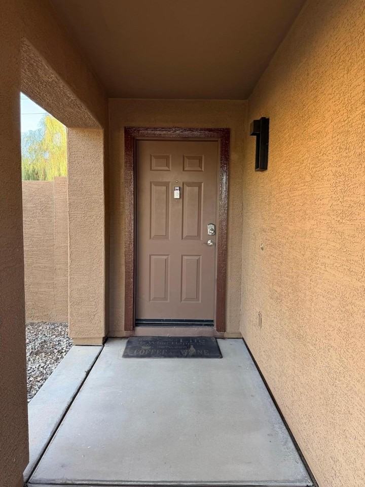 1945 E Aloe Pl - Photo 3 of 50