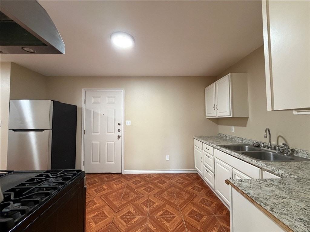 1618 Birch Pl - Photo 4 of 18