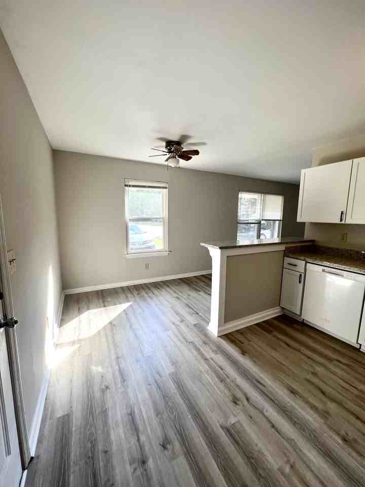 807 Sandpiper Dr Apt A - Photo 2 of 5