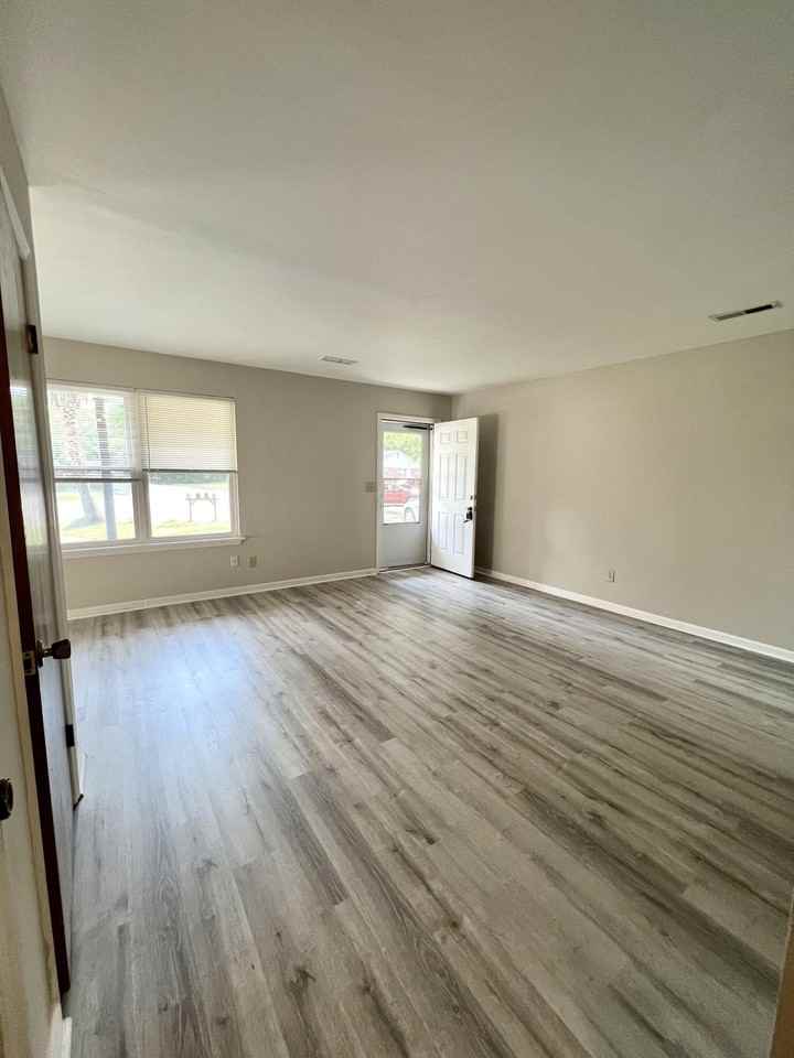 807 Sandpiper Dr Apt A - Photo 3 of 5