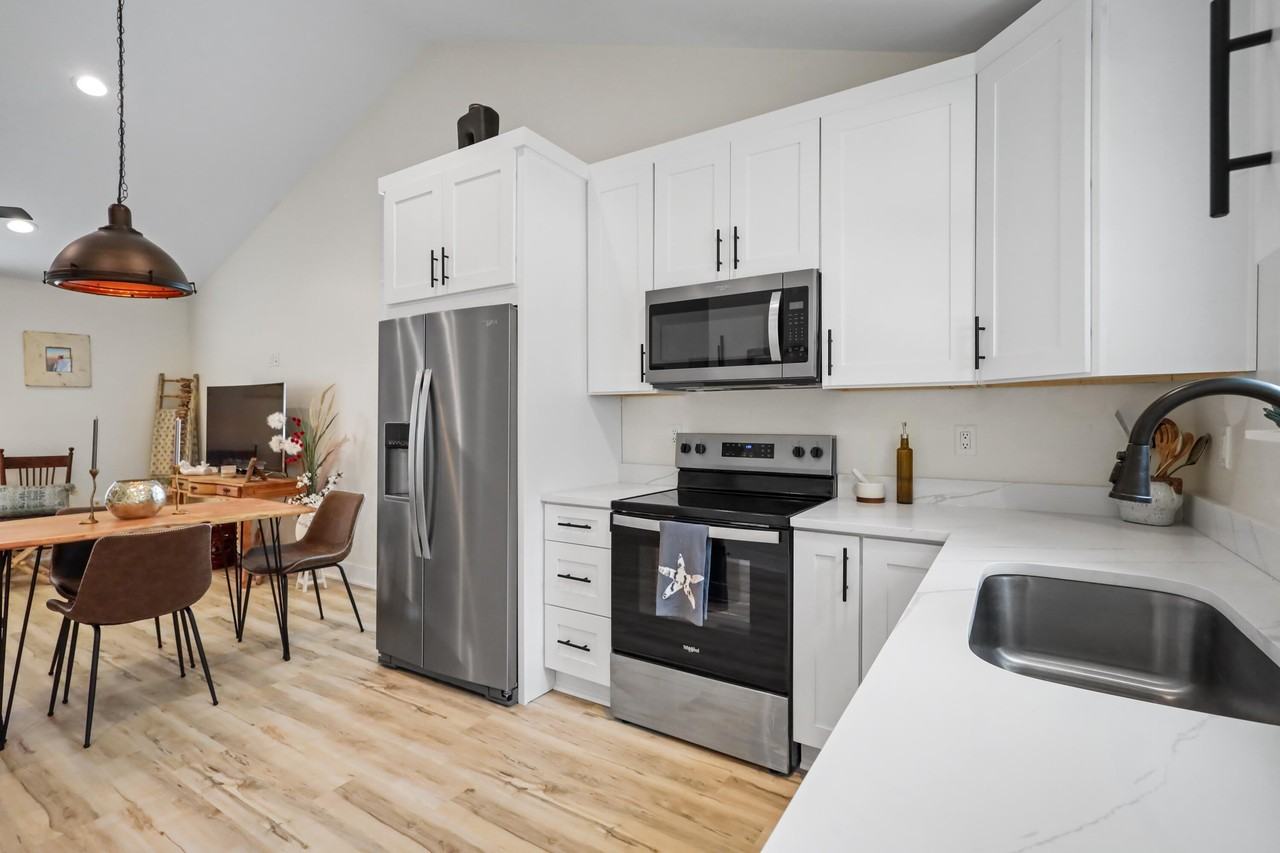 71 E Lafavre Ln - Photo 6 of 32