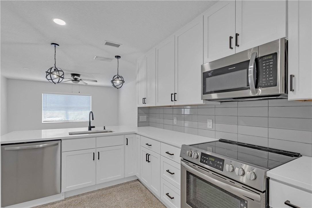 2205 53rd Ave - Photo 7 of 35