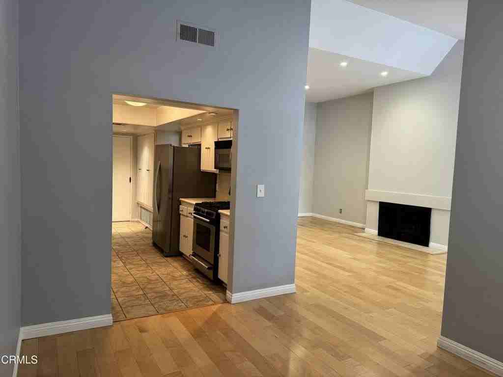 250 Cordova St - Photo 7 of 48