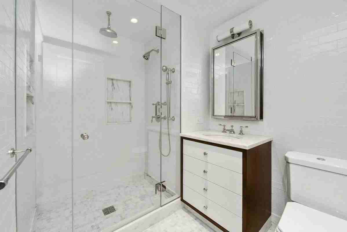 360 Central Park W - Photo 4 of 8