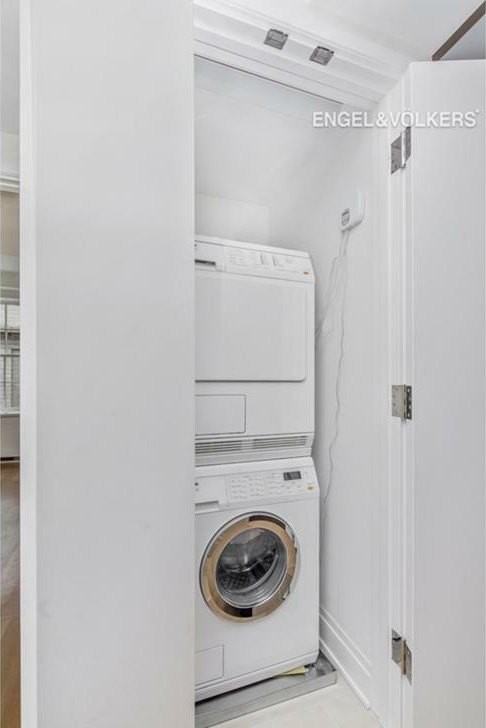 360 Central Park W - Photo 5 of 8