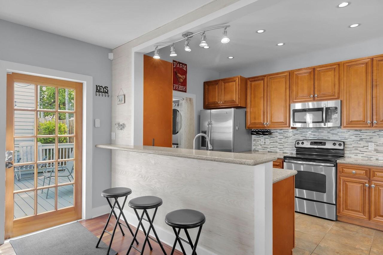 1124 Eaton St - Photo 7 of 28