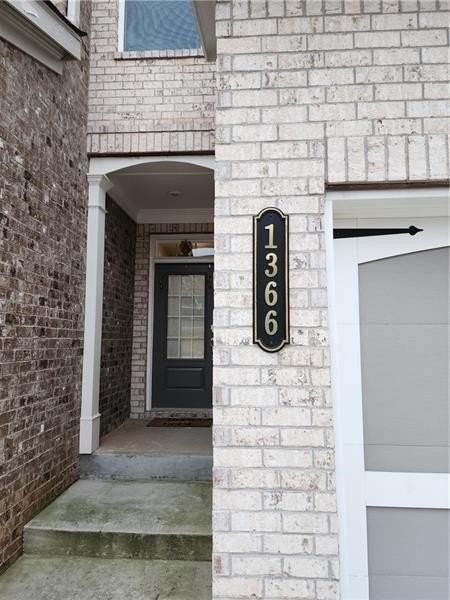 1366 Endicott Ct - Photo 5 of 18