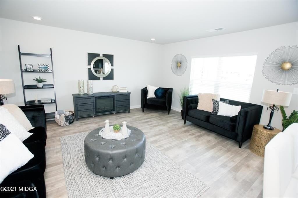 178 Goodall Woods Dr - Photo 3 of 25