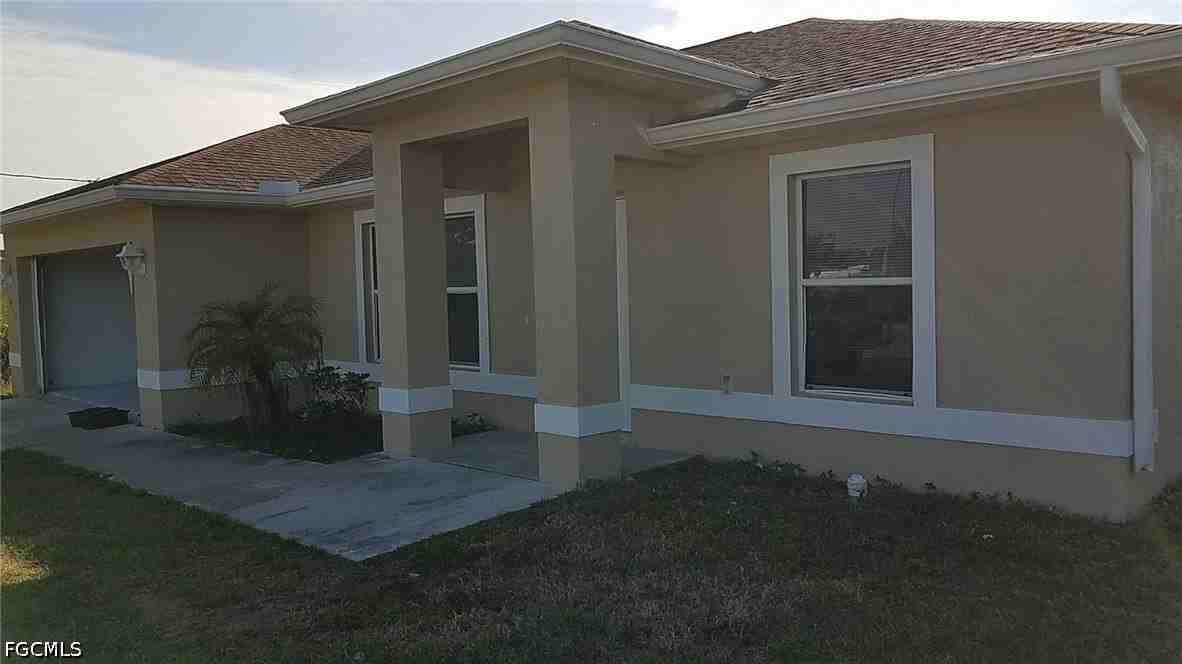 932 Dobbins St E - Photo 3 of 21