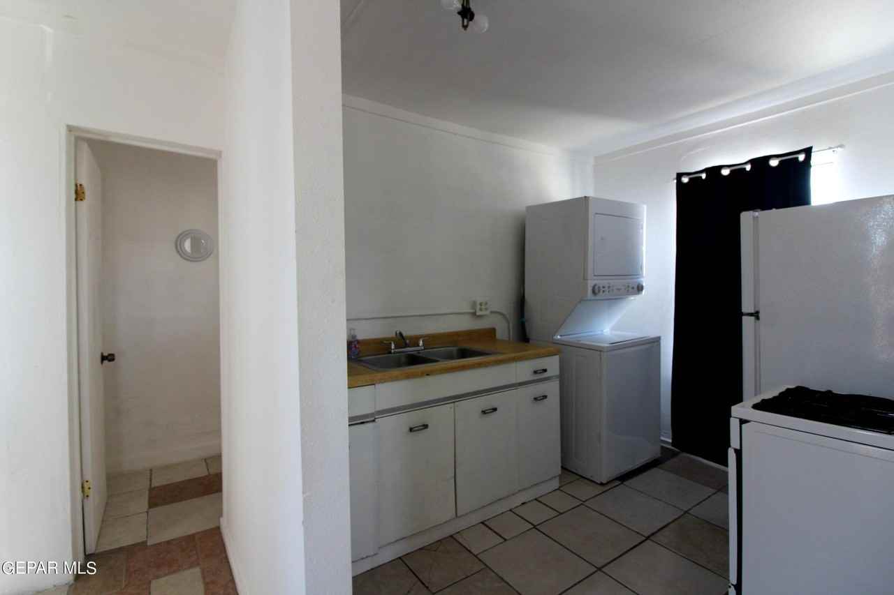 3527 E Missouri Ave Unit 1 - Photo 5 of 7