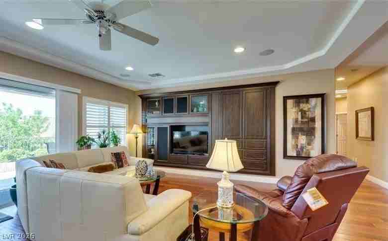 2582 Highmore Ave - Photo 3 of 18