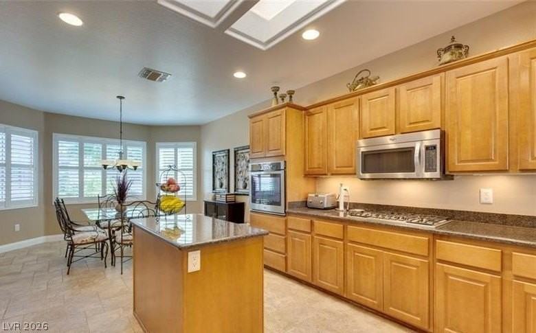 2582 Highmore Ave - Photo 6 of 18