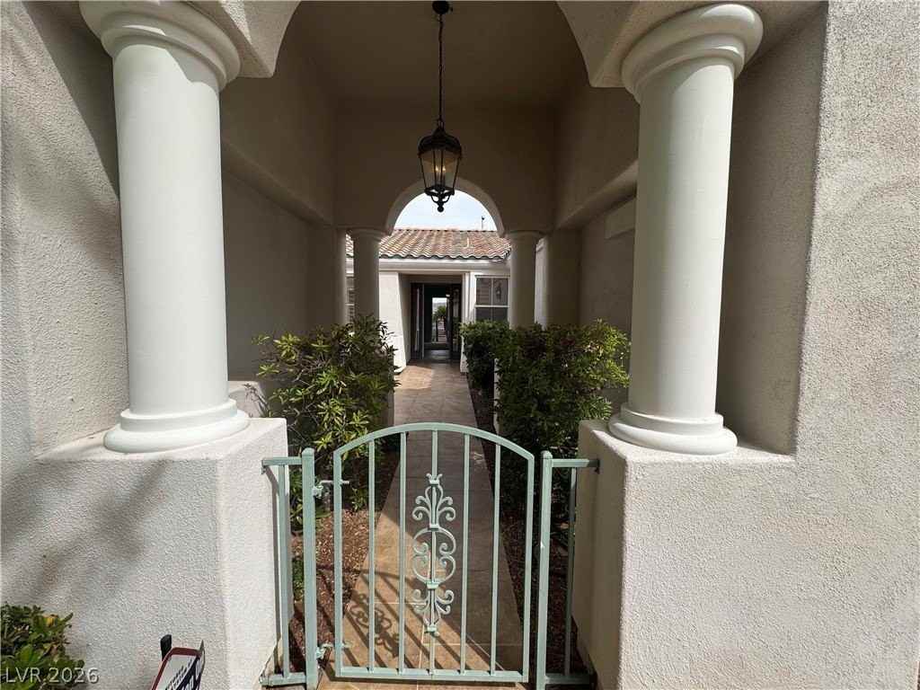 1104 Via Appianna - Photo 2 of 50