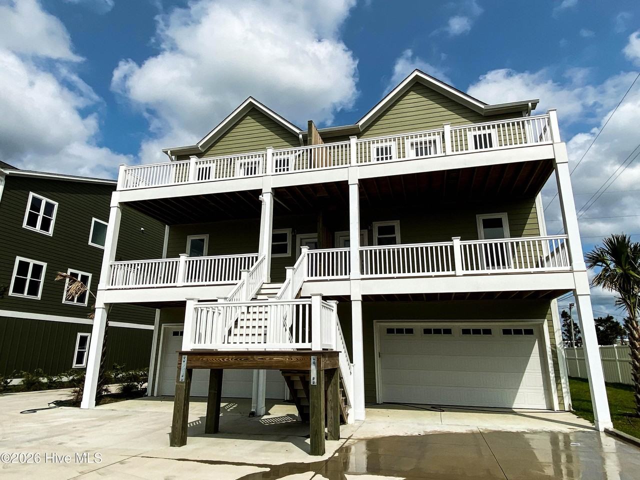 3307 Emerald Dr Unit East - Photo 2 of 22