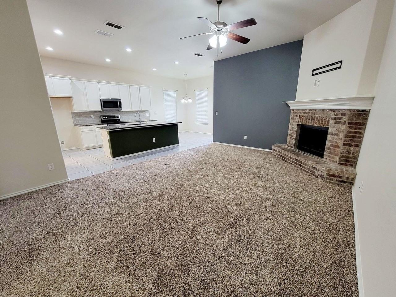 13803 Avenue W - Photo 2 of 19