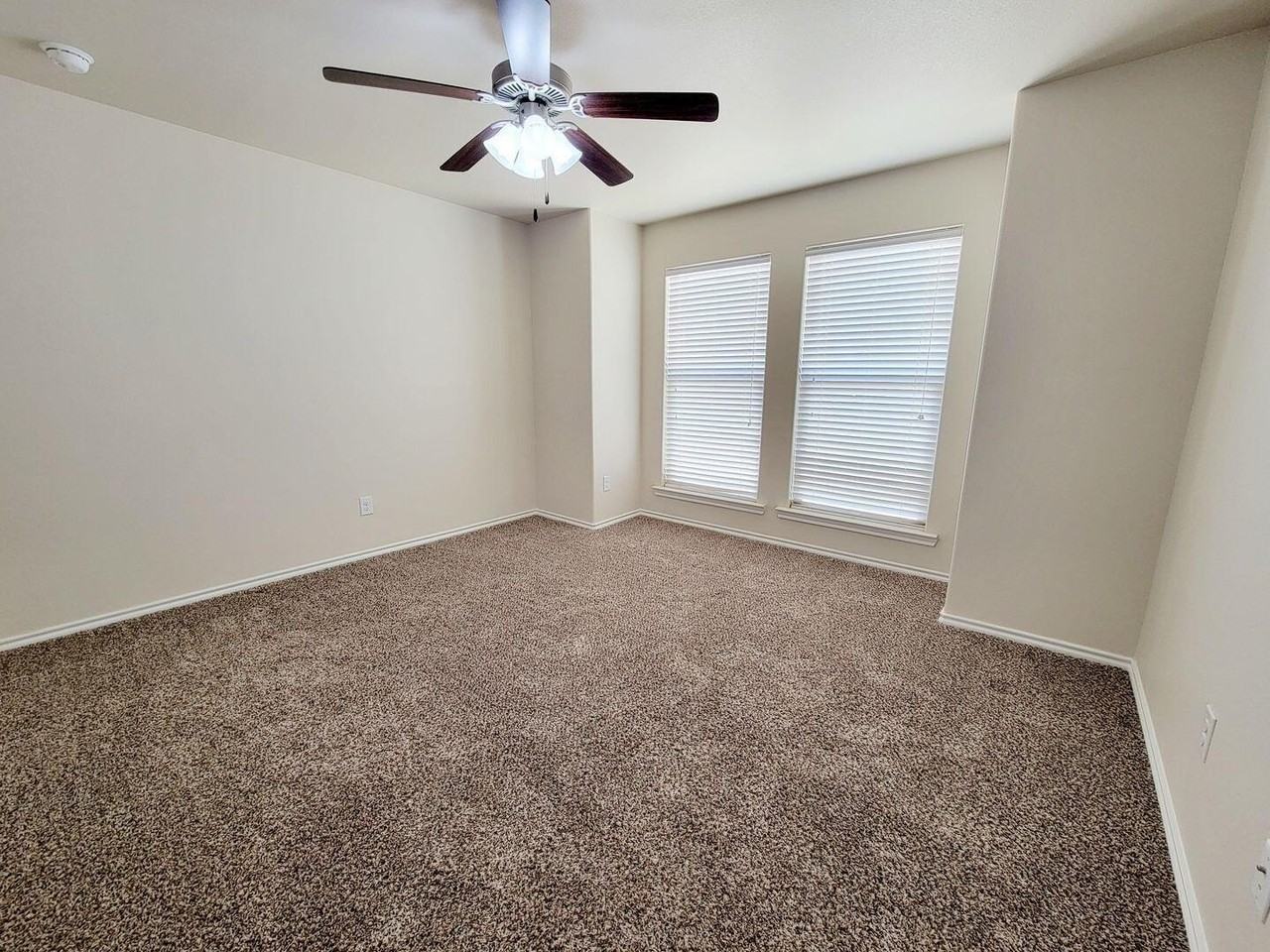 13803 Avenue W - Photo 4 of 19
