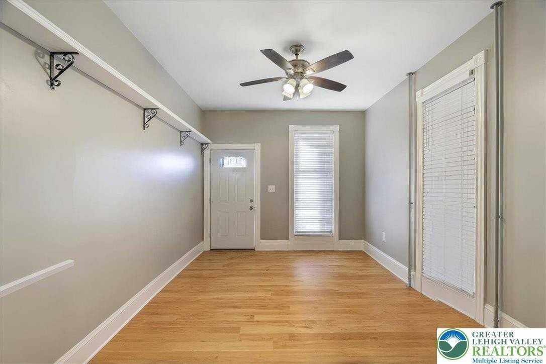 193 S 4th St - Photo 3 of 26